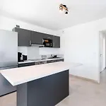 Appartamento T3 Climatisé Avec Wifi, Balcon Et Parking à 300m De La - - Fr-1-409-255
