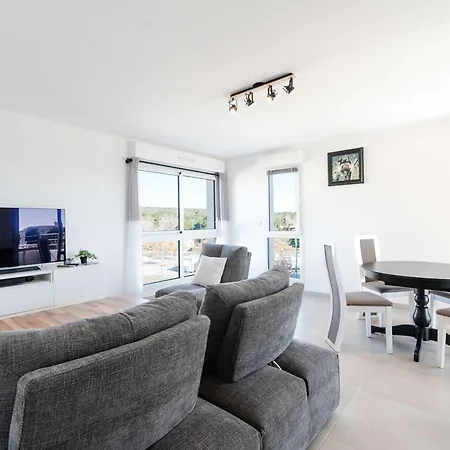 T3 Climatisé Avec Wifi, Balcon Et Parking à 300m De La - - Fr-1-409-255 Appartamento Narbona