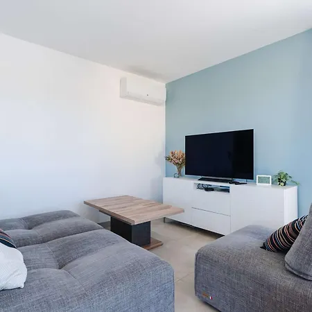 T3 Climatise Avec Wifi, Balcon Et Parking A 300m De La - - Fr-1-409-255 Lägenhet
