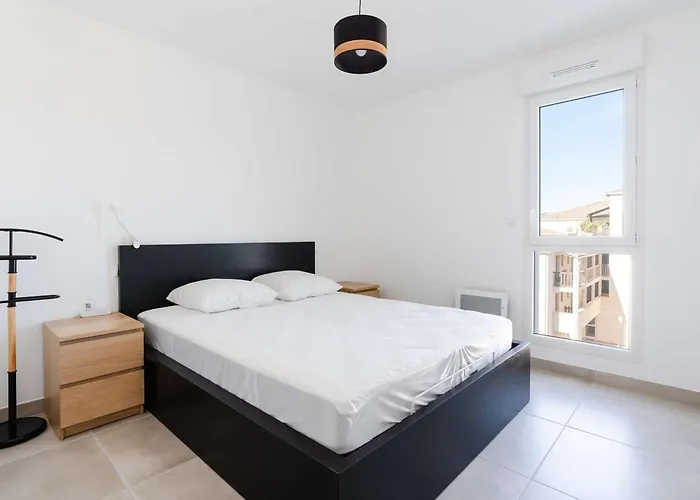 Daire T3 Climatise Avec Wifi, Balcon Et Parking A 300m De La - - Fr-1-409-255 *