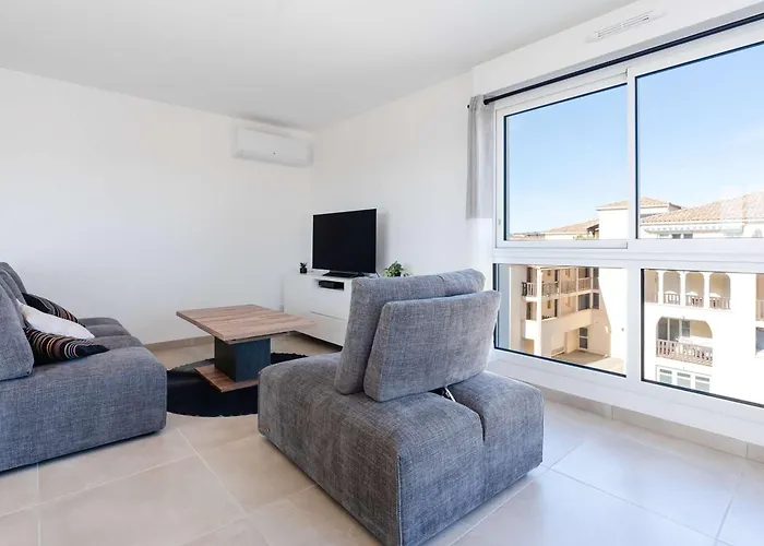 T3 Climatise Avec Wifi, Balcon Et Parking A 300m De La - - Fr-1-409-255 Daire *
